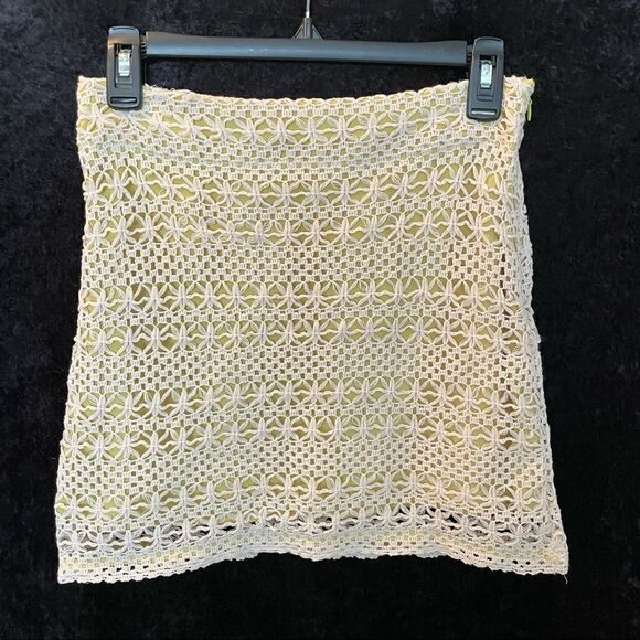 Umgee USA Women's Beige Floral Lace w/ Lime Green Slip Size Small - Picture 1 of 6